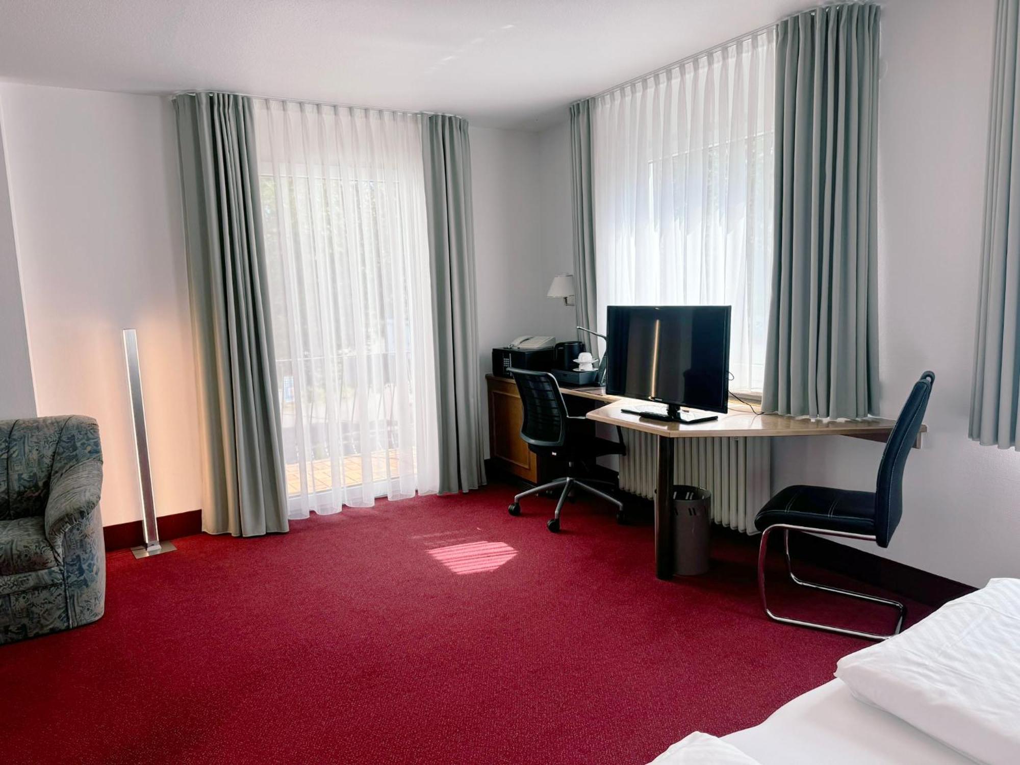 Hotel Restaurant Thum バーリンゲン エクステリア 写真