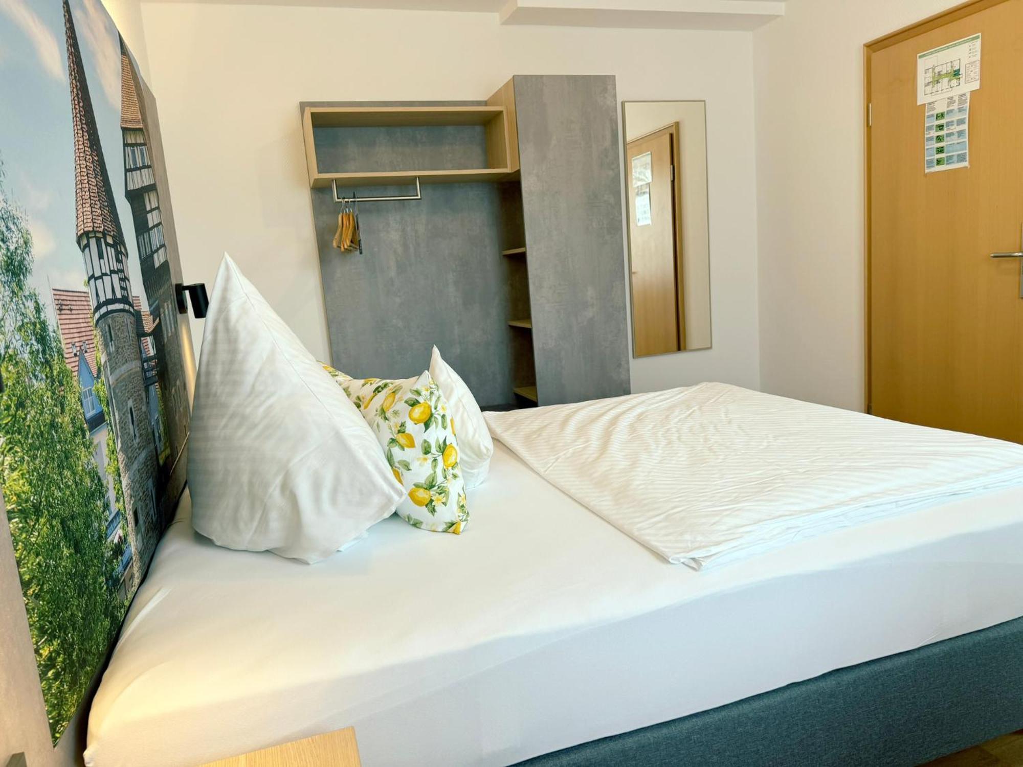 Hotel Restaurant Thum バーリンゲン エクステリア 写真