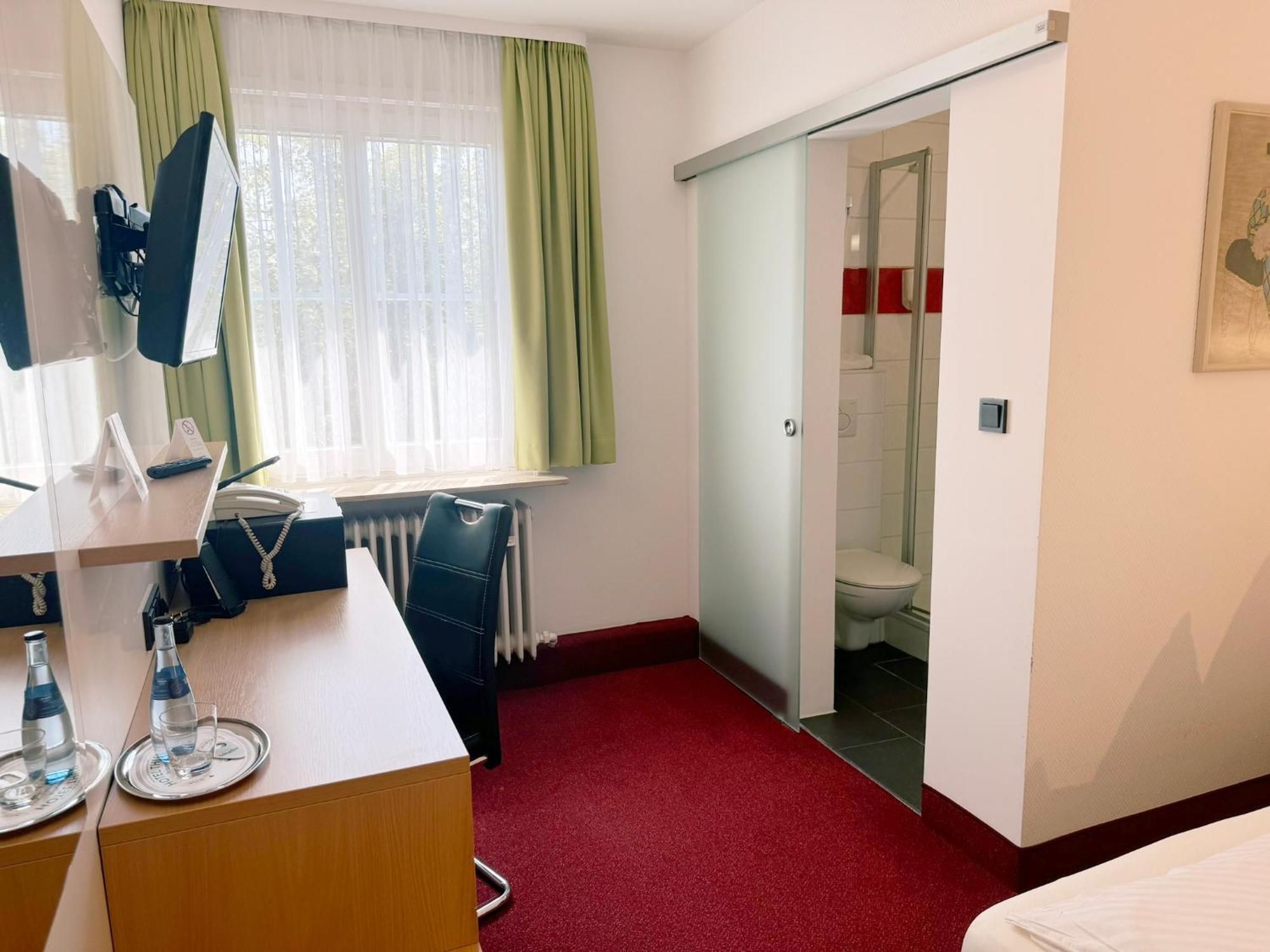 Hotel Restaurant Thum バーリンゲン エクステリア 写真