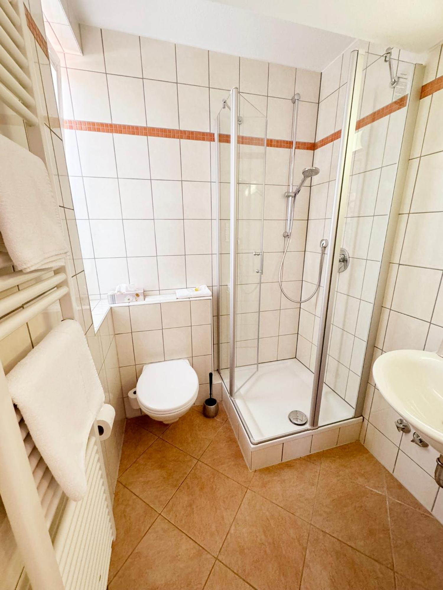 Hotel Restaurant Thum バーリンゲン エクステリア 写真