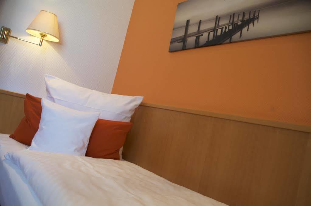 Hotel Restaurant Thum バーリンゲン エクステリア 写真